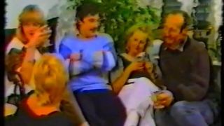 Семейка устроила оргию с лизанием влагалищ и беспорядочной еблей всех со всеми