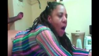 Жирная негритянка громко кричит и визжит во время ебли с молодым племянником