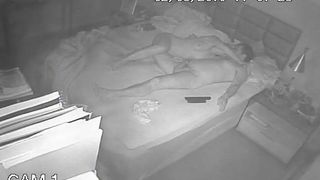 Неверная жена сосёт любовнику и подставляет манду под его язык и член