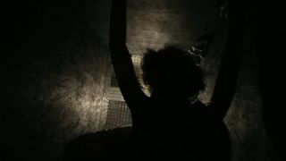 Горячий парень жестко ебет раком давалку в туалете ночного клуба